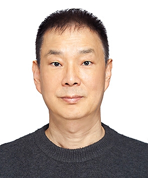 李　石